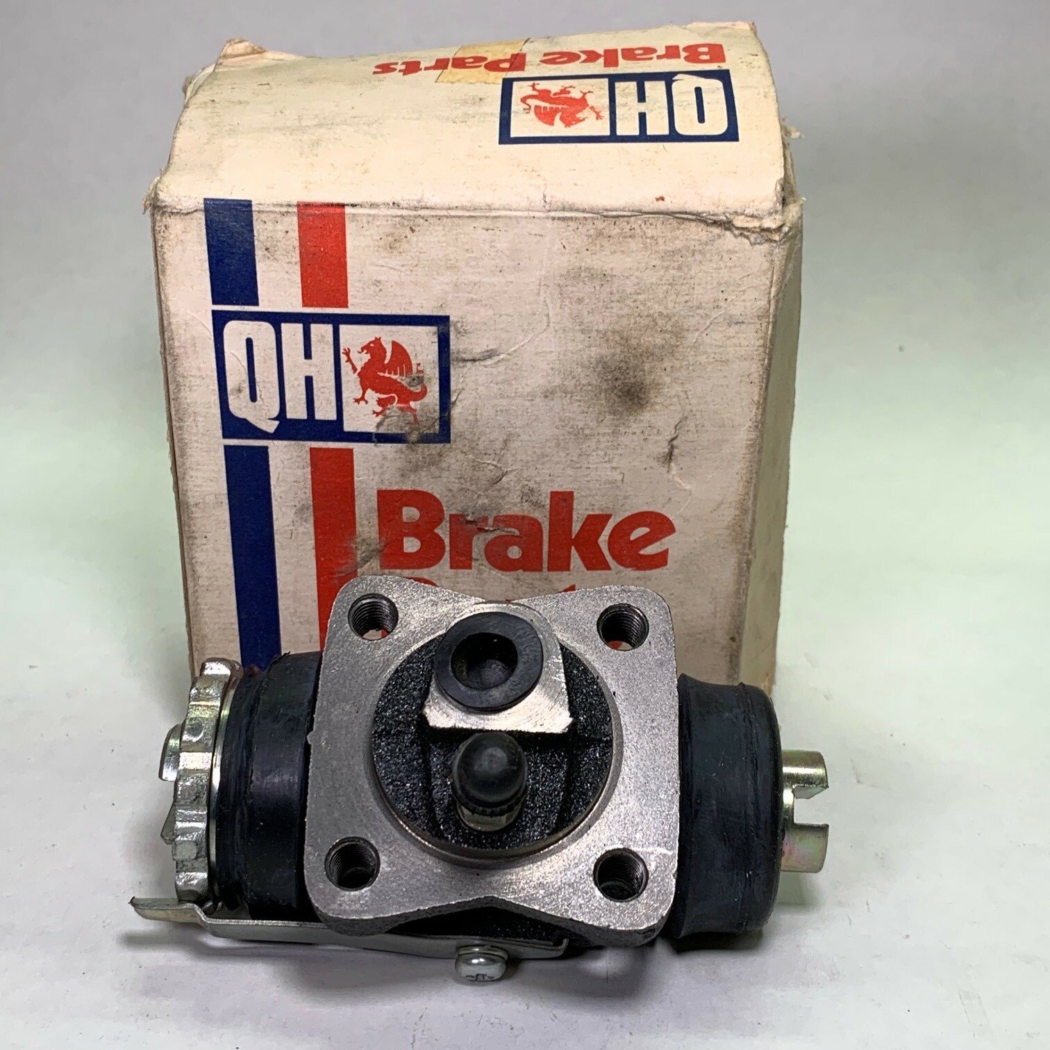 Rear R/H Lower Wheel Cylinder FOR Toyota Landcruiser FJ40 19701971