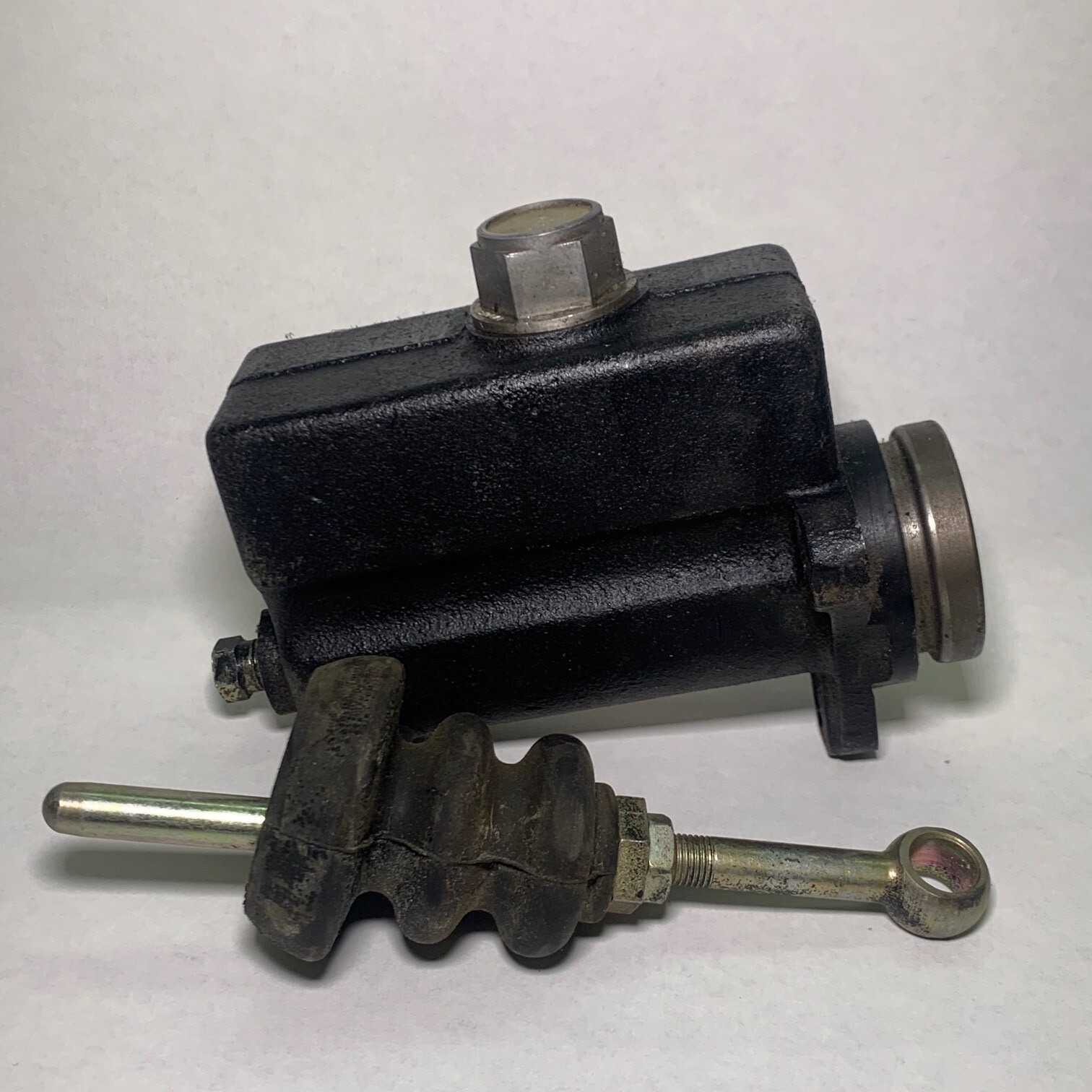 Dodge D5N466 476 6 Cyl 468 478 8 Cyl 500 600 700 Brake Master Cylinder P6747 PBR