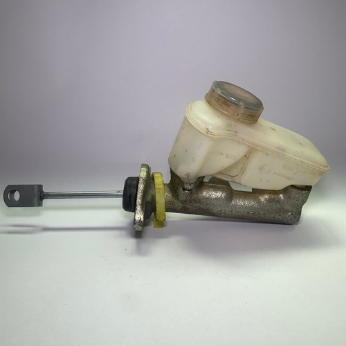Ford Cortina TC Sedan 1.6L Brake Master Cylinder 71-74 P10243 Girling