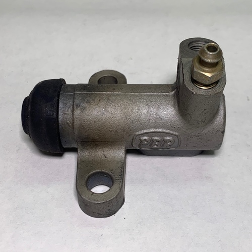 Ford Falcon XP Fairlane Custom ZB Clutch Slave Cylinder 19651968 P5618 PBR